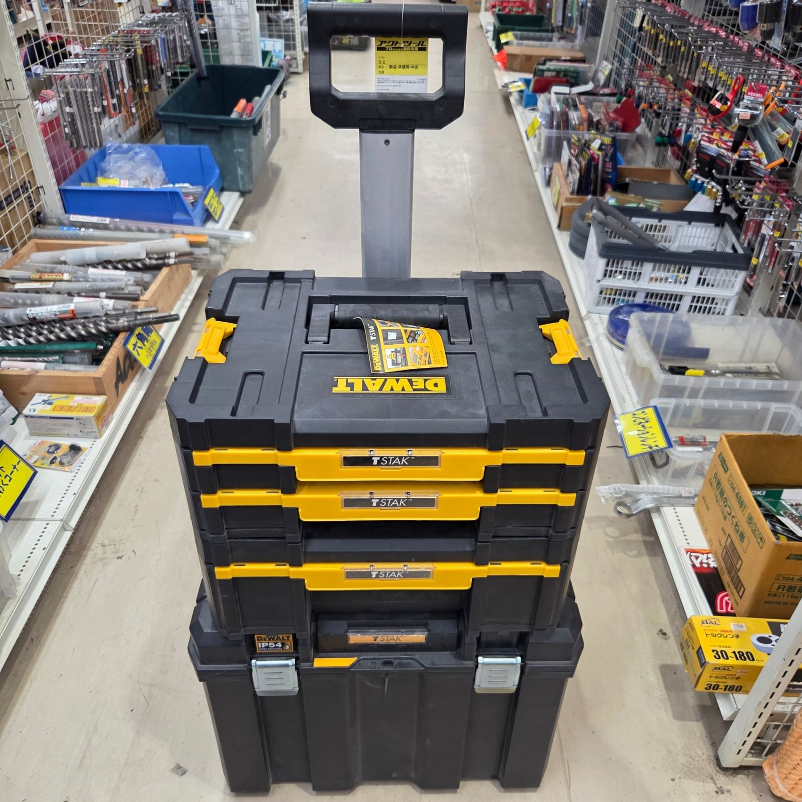 デウォルト(DEWALT) TSTAK モバイルツールボックス キャリータイヤ付き 工具箱 収納ケース ツールボックス 運びやすい 積み重ね収納 DWST83347-1【町田店】