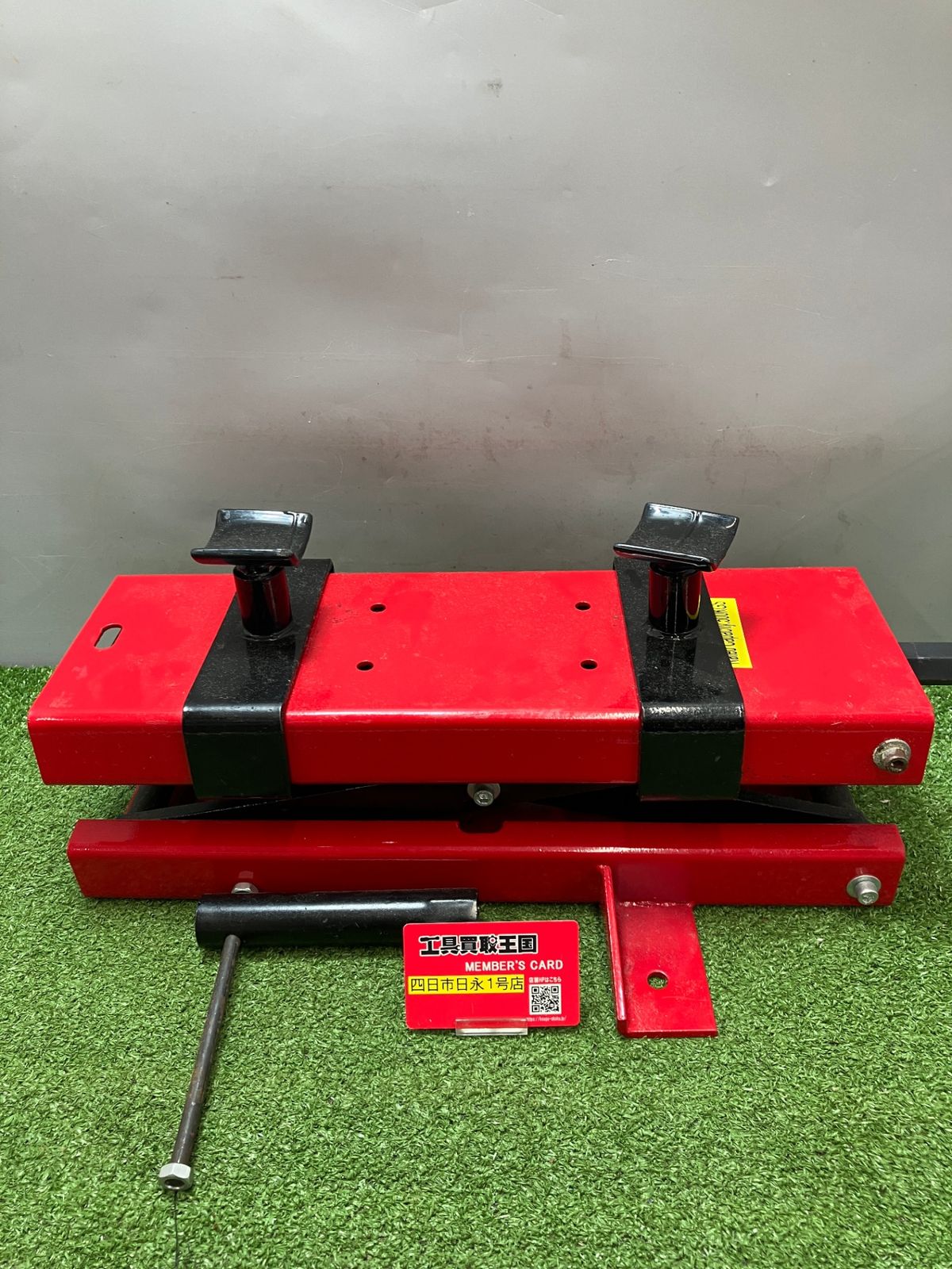 【中古品】【0936】toolsisland モーターサイクルジャッキ　IT94C3IG1TTU