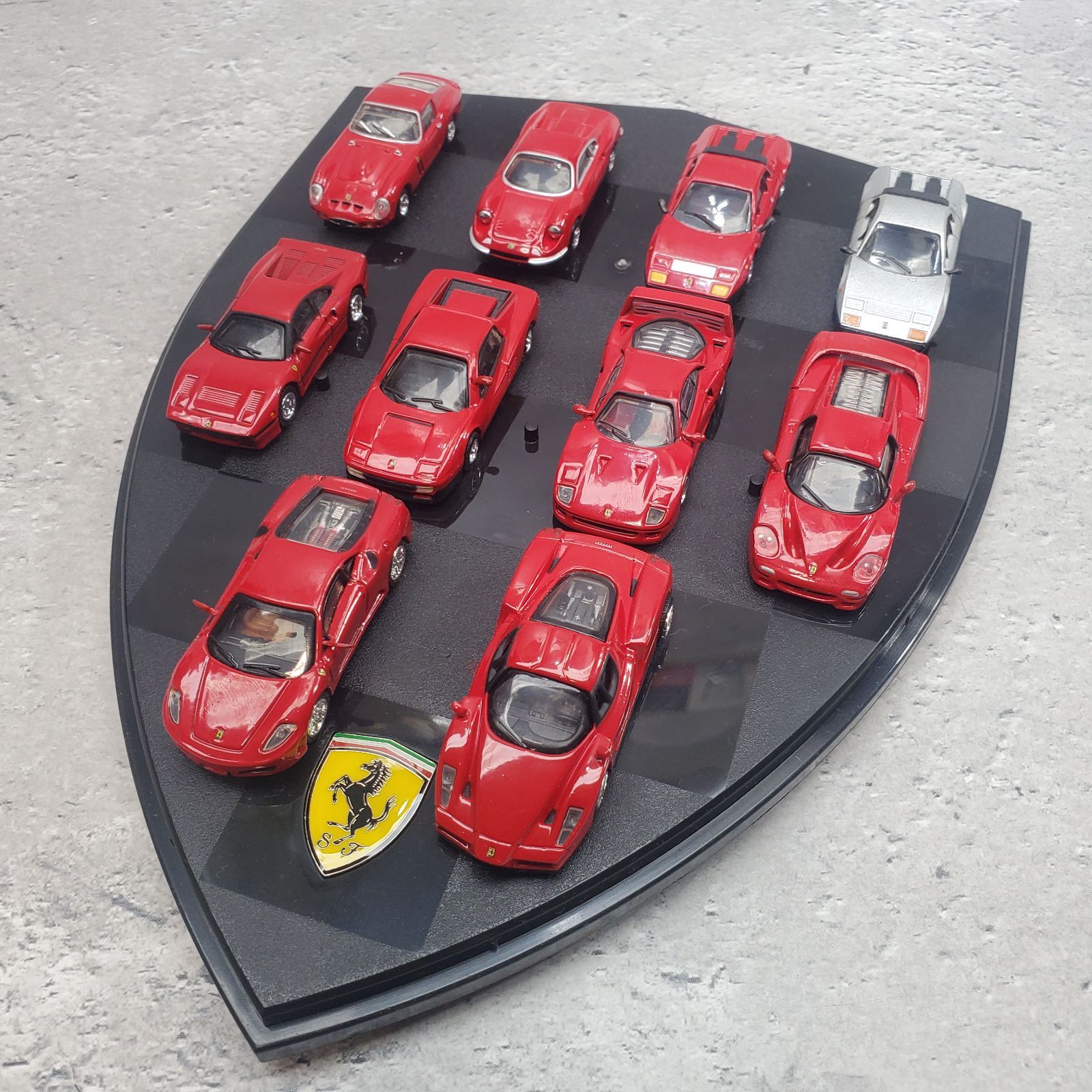 フェラーリ 歴代名車 ミニカー 10台セット 専用台座付 Ferrari