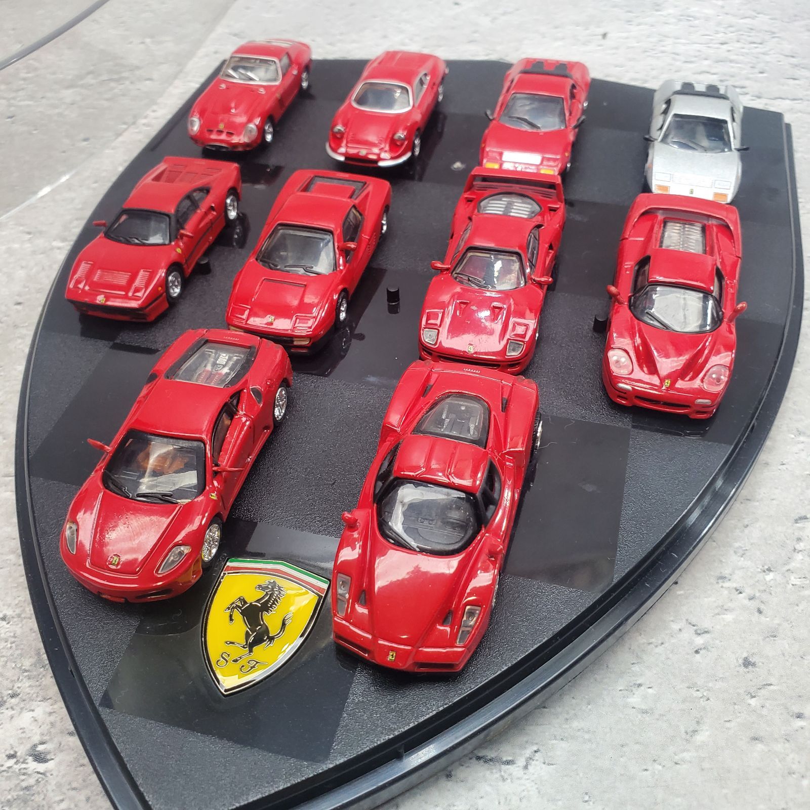 フェラーリ 歴代名車 ミニカー 10台セット 専用台座付 Ferrari