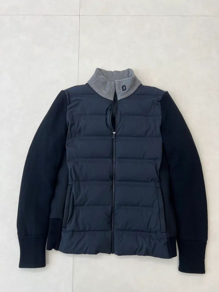 百貨店購入 FootJoy フットジョイ ゴルフ グースダウン 防風 ニット 軽量ダウン レディース S(85)