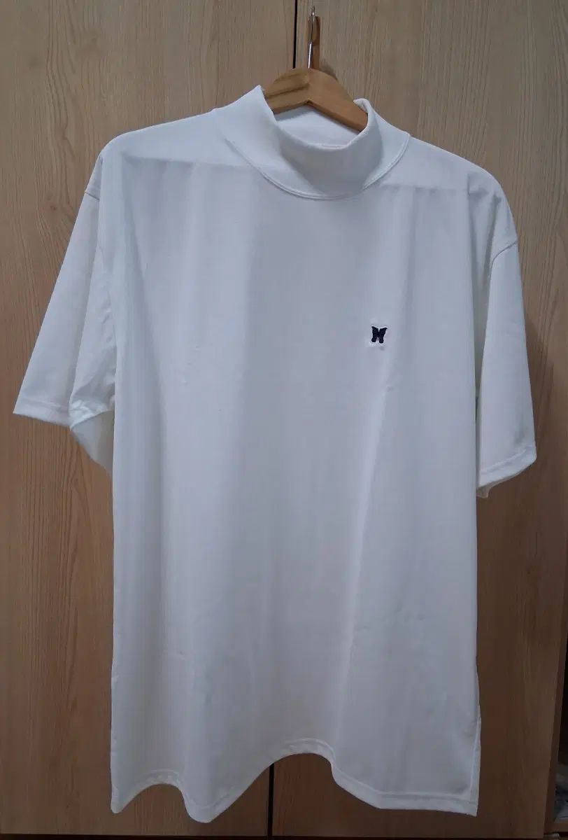 Needles 白 蝶刺繍 半袖Tシャツ