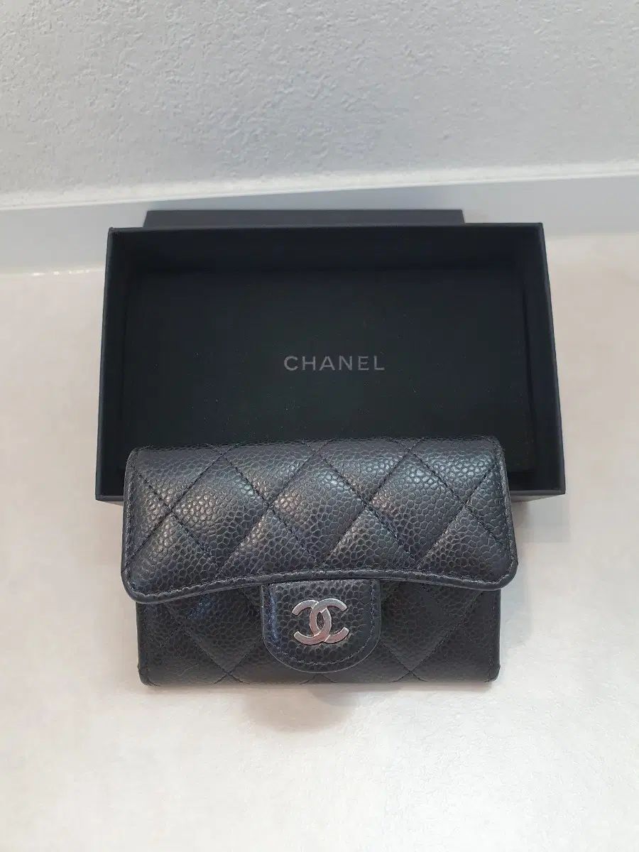A+ CHANEL Classic キャビア カードウォレット ブラック