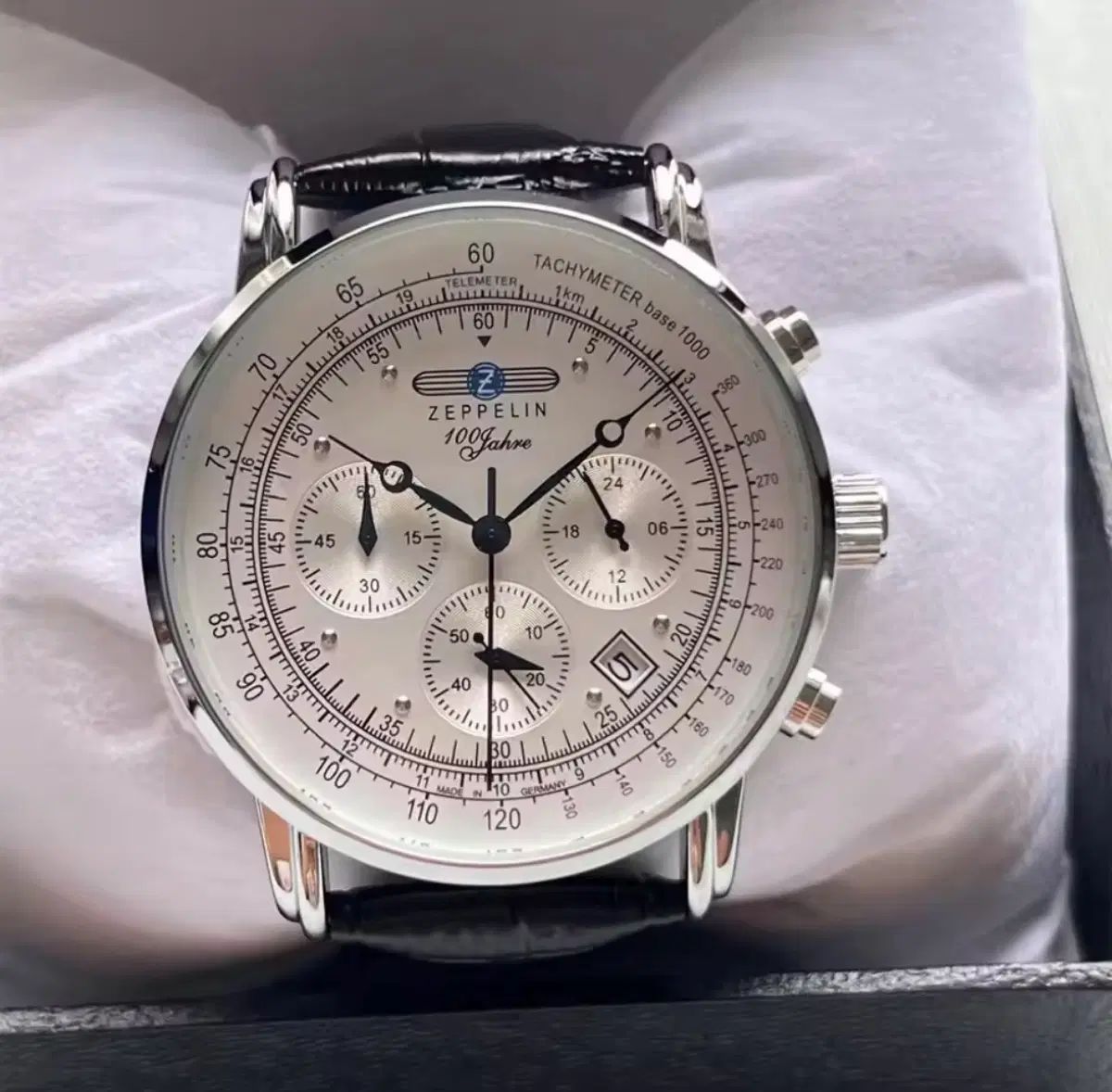 ツェッペリン 100周年 クロノグラフ 銀色 時計 (新品)