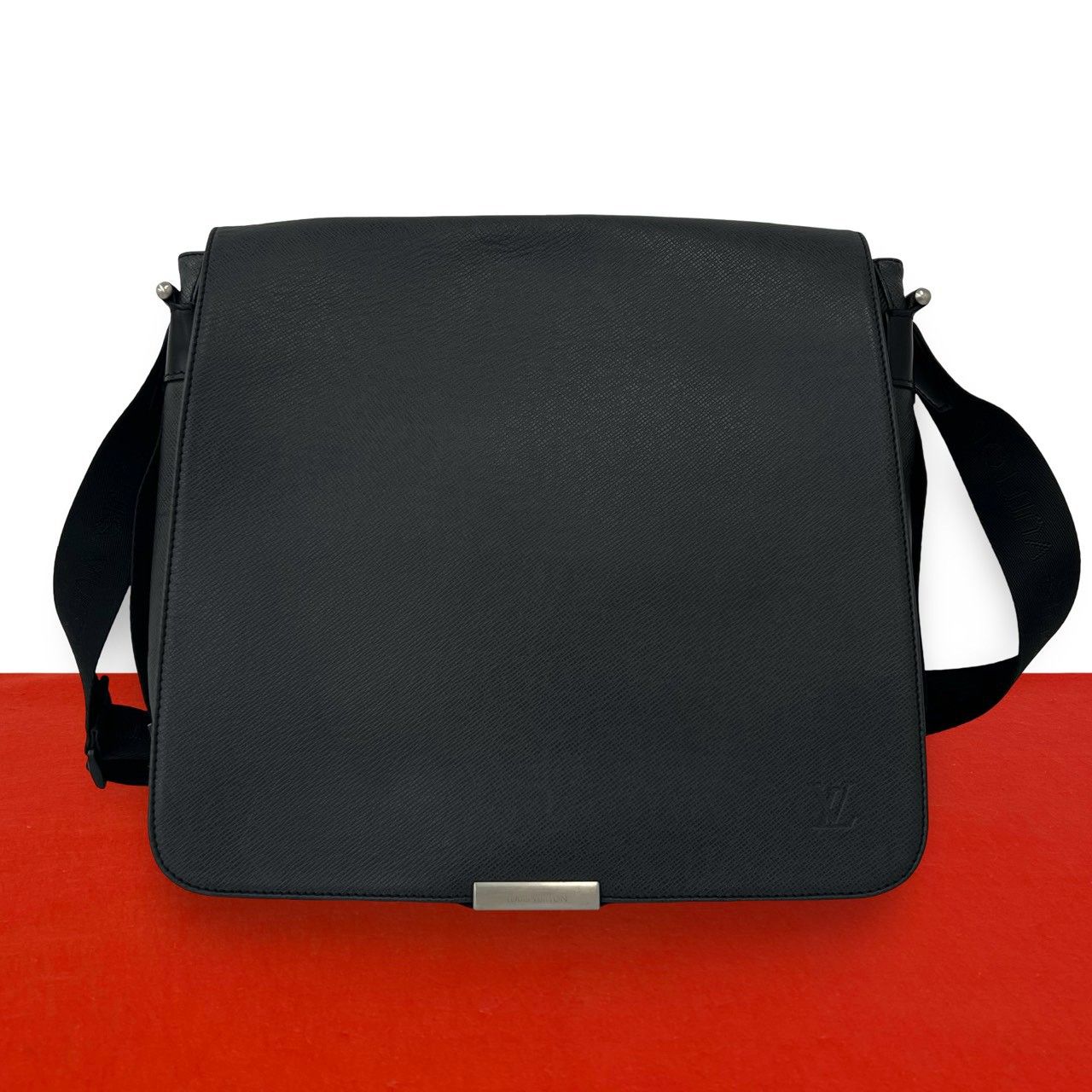 極 美品 希少品 LOUIS VUITTON ルイヴィトン ヴィクトール タイガライン レザー 本革 キャンバス ショルダーバッグ メンズ ブラック 25700