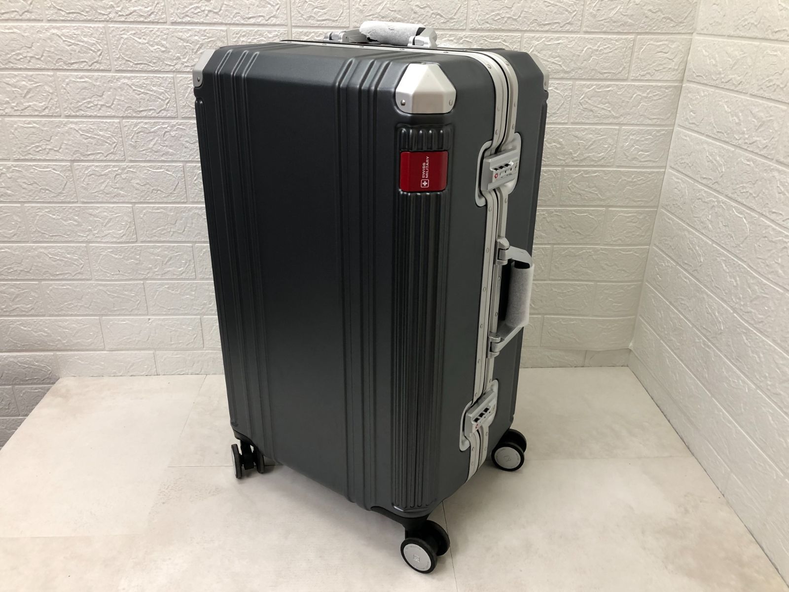 SWISS MILITARY スイスミリタリー キャリーケース 24インチ 66L ダークグレー 12,480円