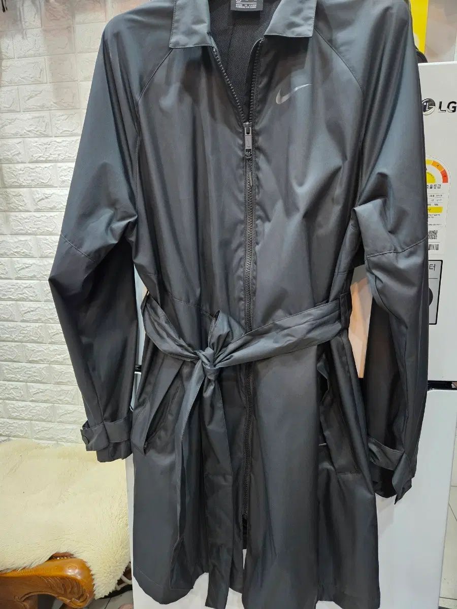 NIKE ナイキ ウィンドブレーカー ロングコート 黒 XL (未使用)