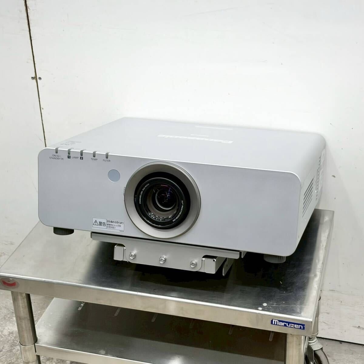 パナソニック DLPプロジェクター PT-DW640S 天吊り金具付き 2015年製 Panasonic 中古 ランプ使用2157時間 リモコン欠品 ④