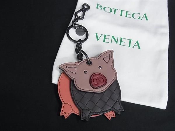 ■新品■未使用■ BOTTEGA VENETA ボッテガヴェネタ イントレチャート レザー ピッグ ブタ キーホルダー ピンクブラウン系 HC3736