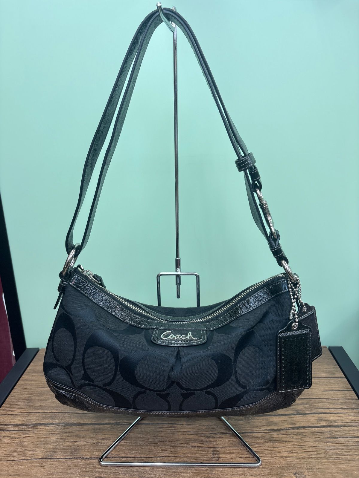 00's Y2K 平成 COACH ショルダーバッグ ロゴプレート シグネチャー柄 ブラック 送料無料♪