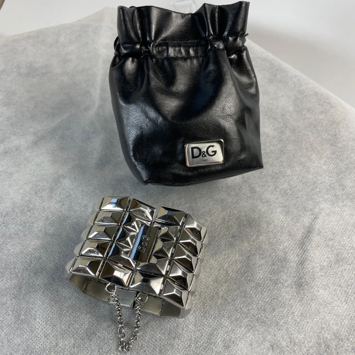 D&G/ドルチェ&ガッパーナ、ピラミッドスタッズブレスレット、ピラミッド5列スクエア　　A538