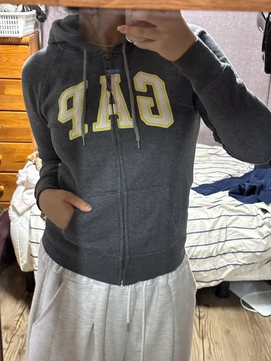 GAP レア ジップアップパーカー 9,216円
