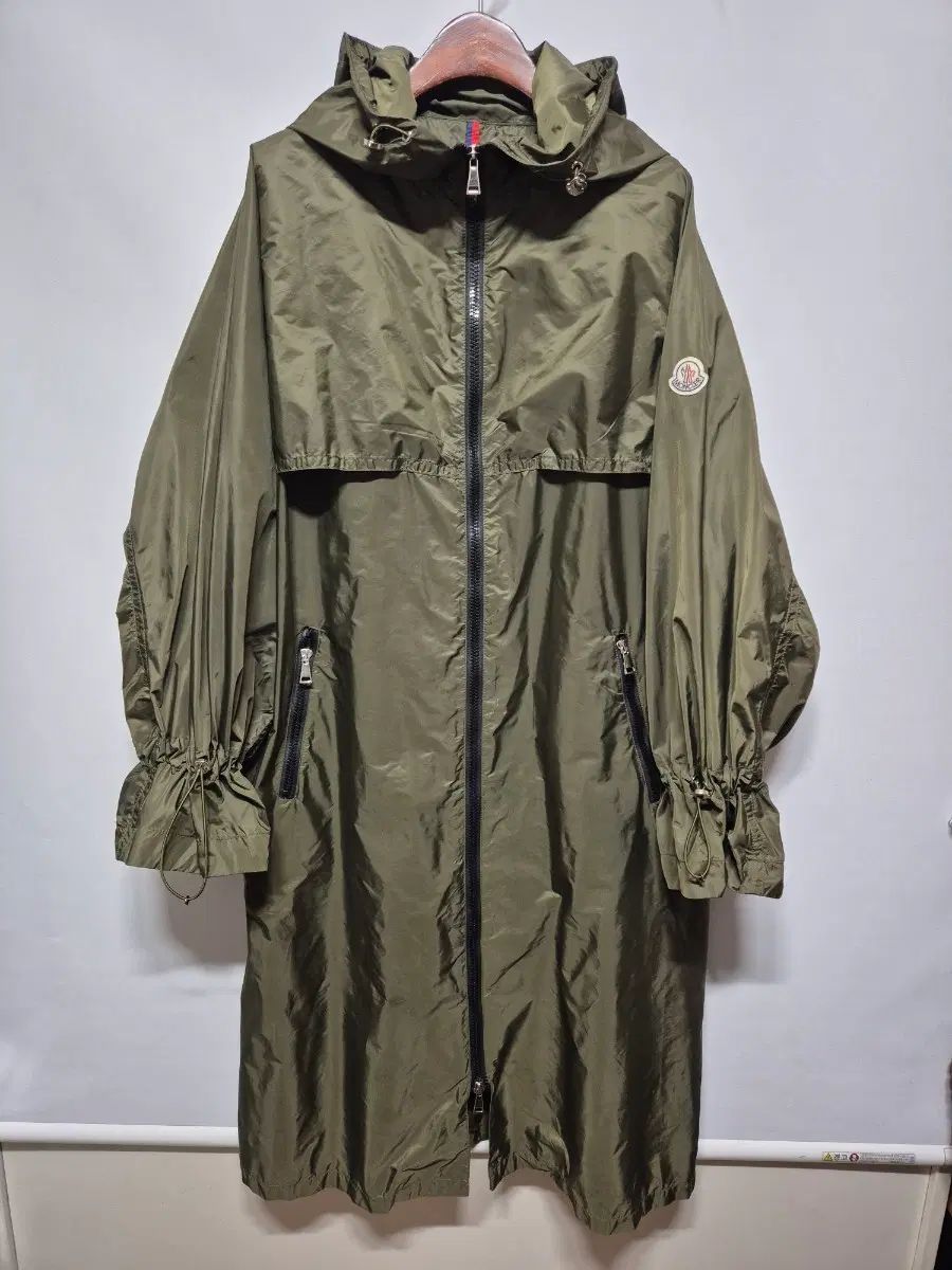 レディース66 MONCLER モンクレール ロング ウィンドブレーカー カーキ