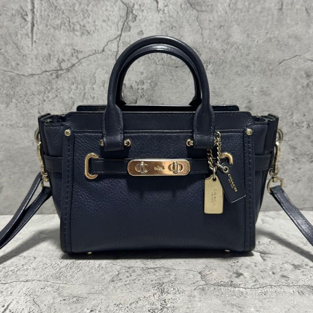 美品　コーチ　COACH2way ショルダーバッグ スワッガー チャーム レザー 紺　ネイビー