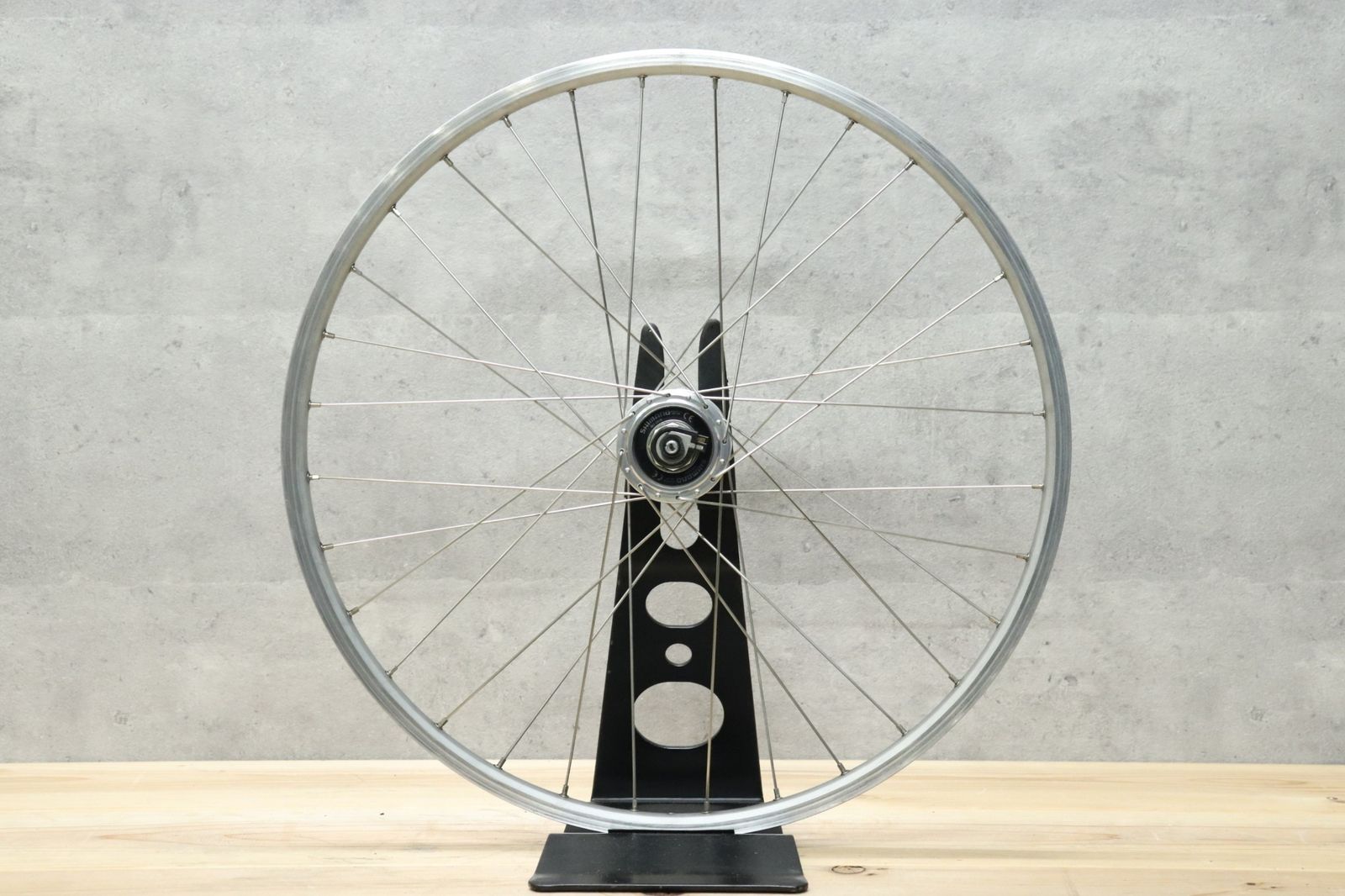 シマノ SHIMANO DH-3N70 26インチ アルミ クリンチャー フロントホイール ハブダイナモ 【さいたま浦和店】 7,584円