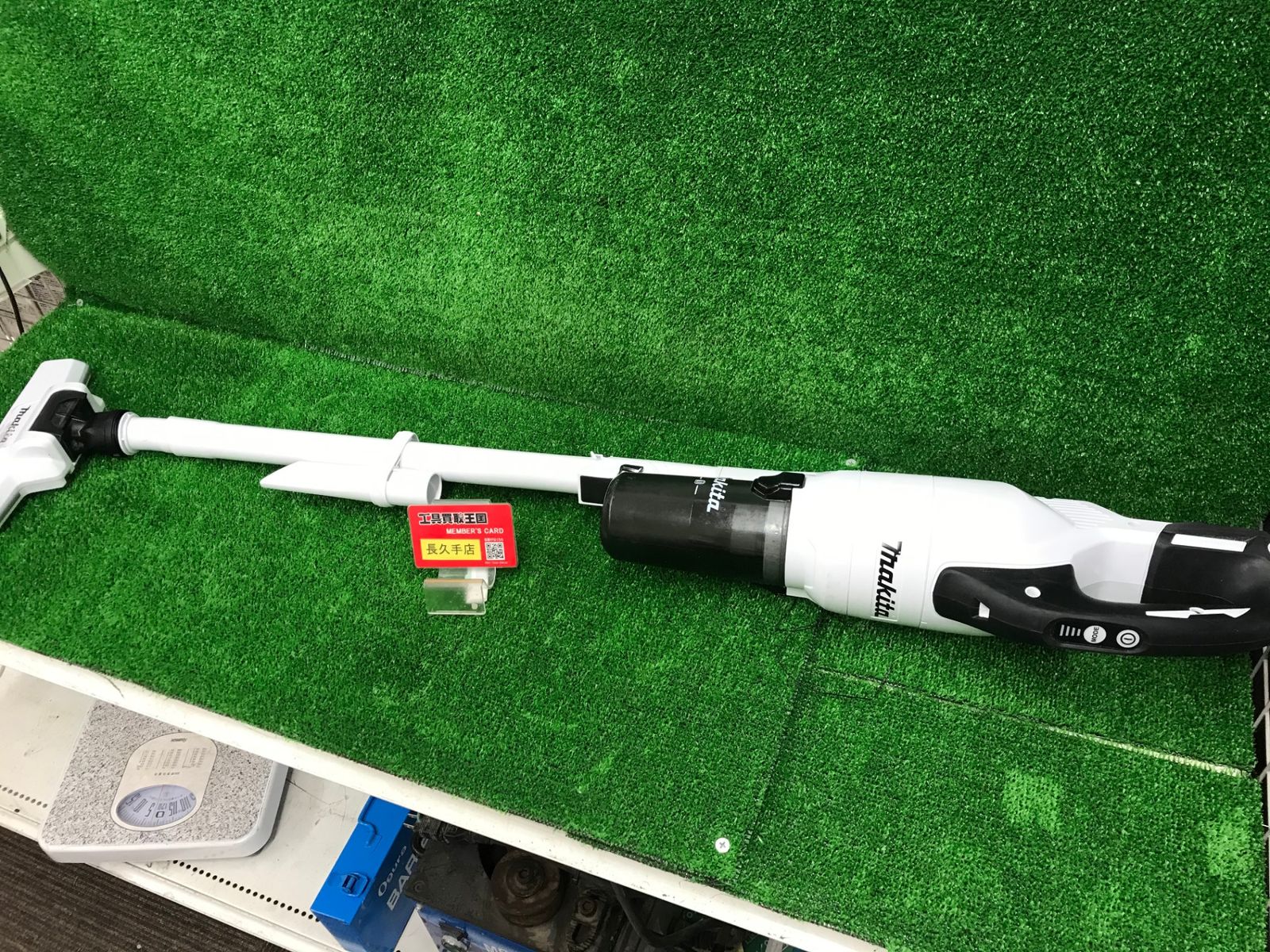 【中古品】【0918】★makita(マキタ) 18v充電式クリーナ サイクロン一体式 白(本体のみ) CL286FDZW　IT40FMI3JUI4