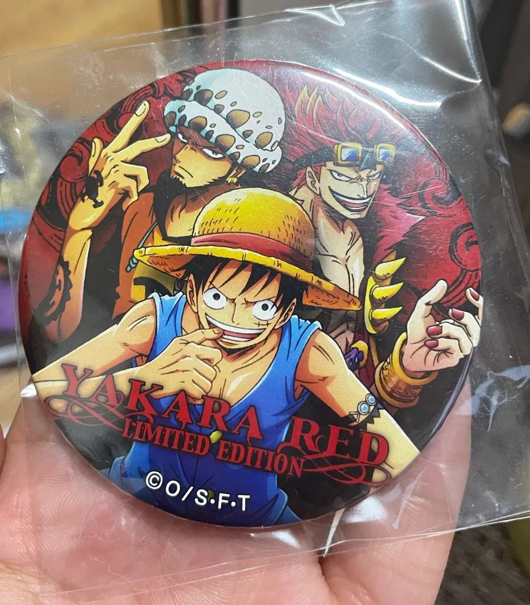 ONE PIECE 2013 限定 モンキー・D・ルフィ(ルフィ) キッド ロー 3本線ボタン