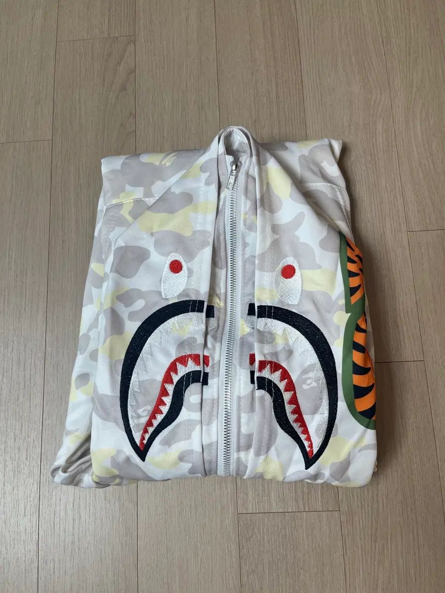 アベイシングエイプ 8,219円