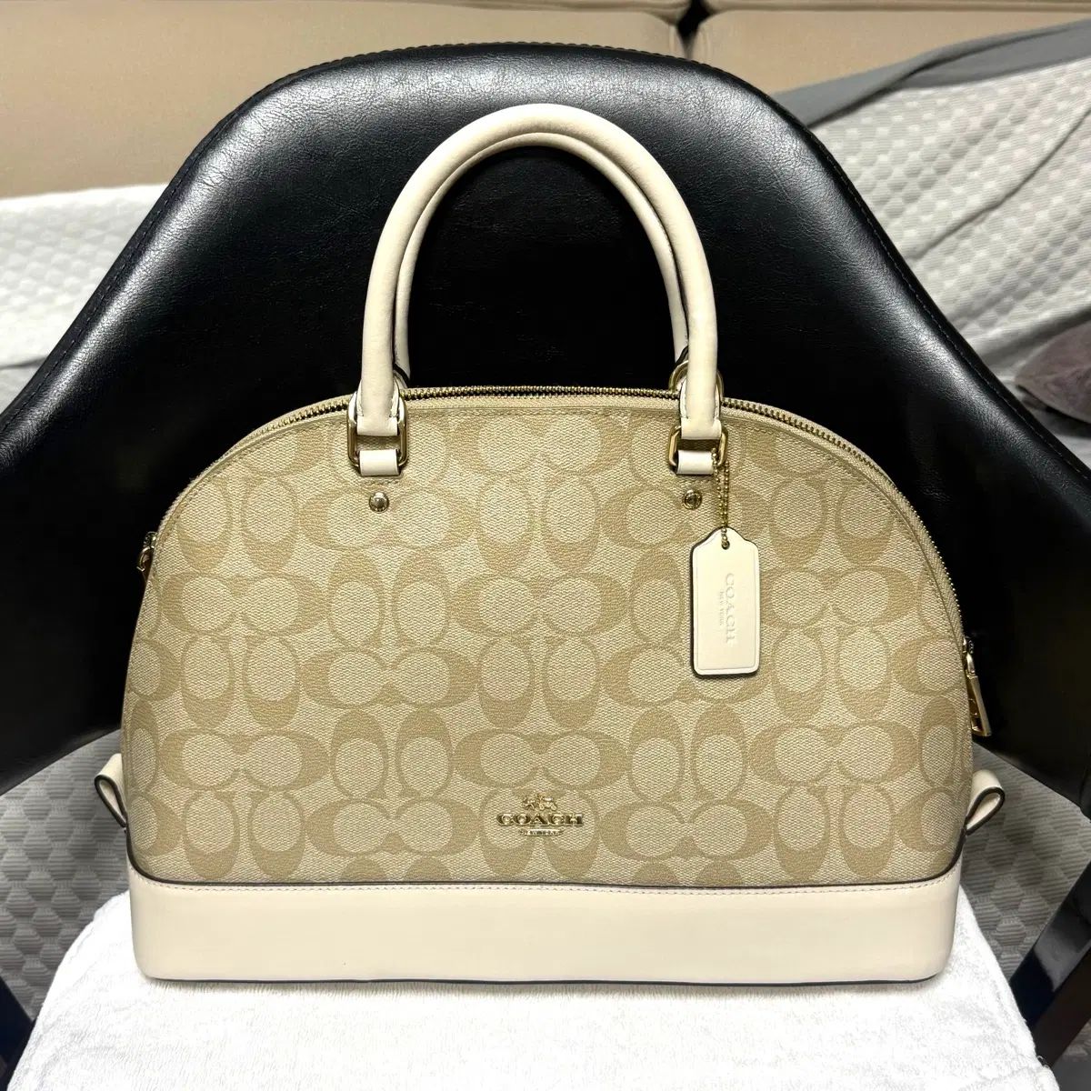 COACH シグネチャー ドーム トートバッグ ベージュ 8,516円