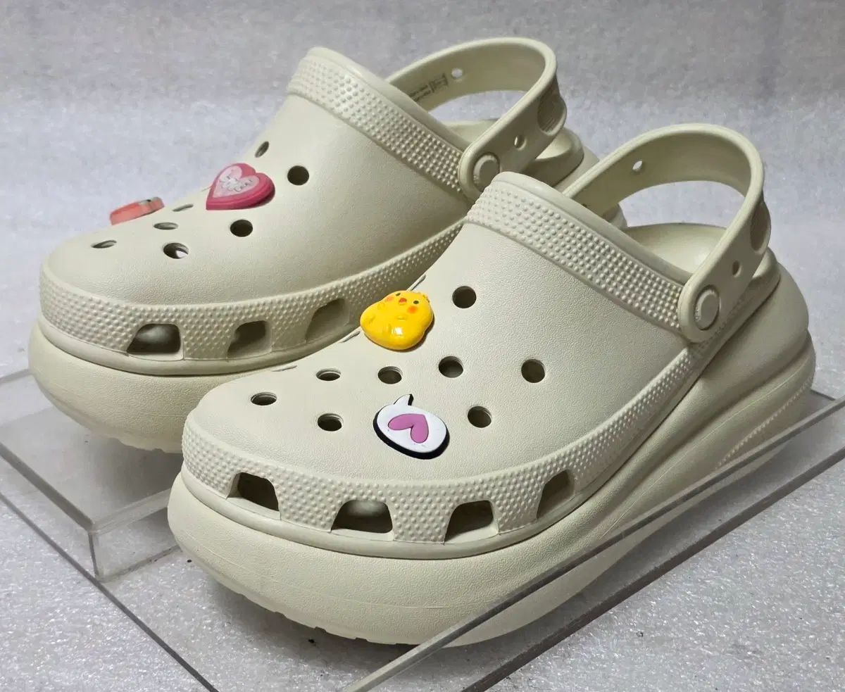未使用 Crocs クロックス Classic クラッシュ クロッグ 厚底 レディース 235 240