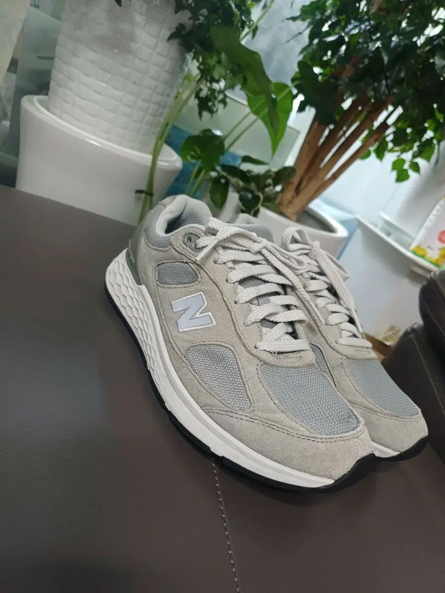 ニューバランス 992 グレー スウェード スニーカー