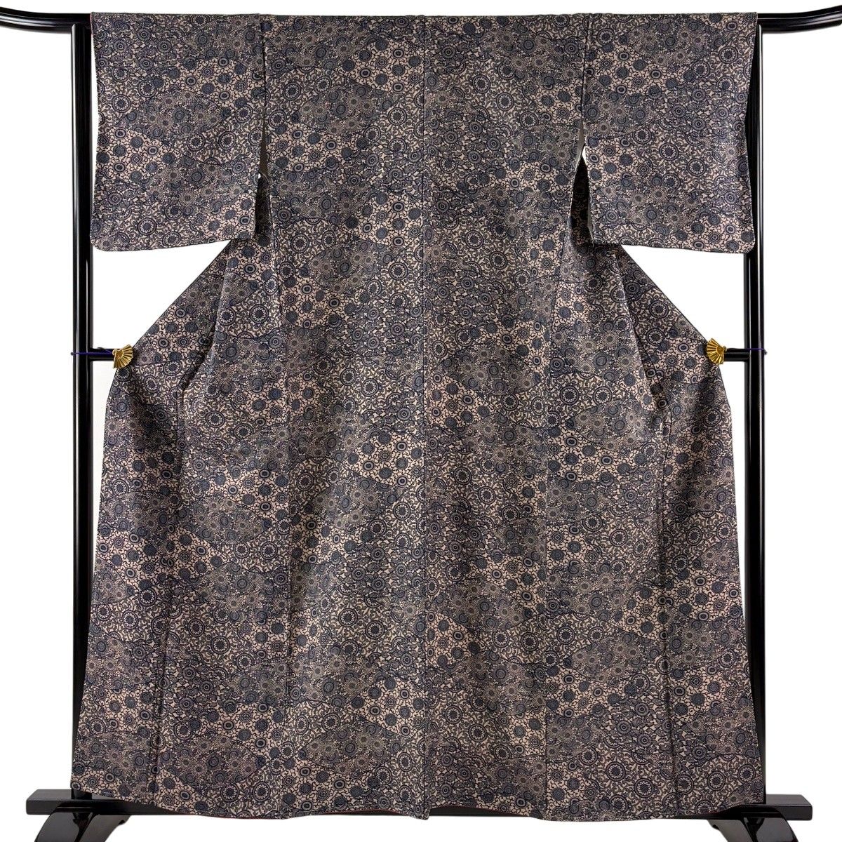 【美品】 小紋 身丈158.5cm 裄丈64cm M 袷 菊唐草 ベージュ 正絹 名品 【中古】