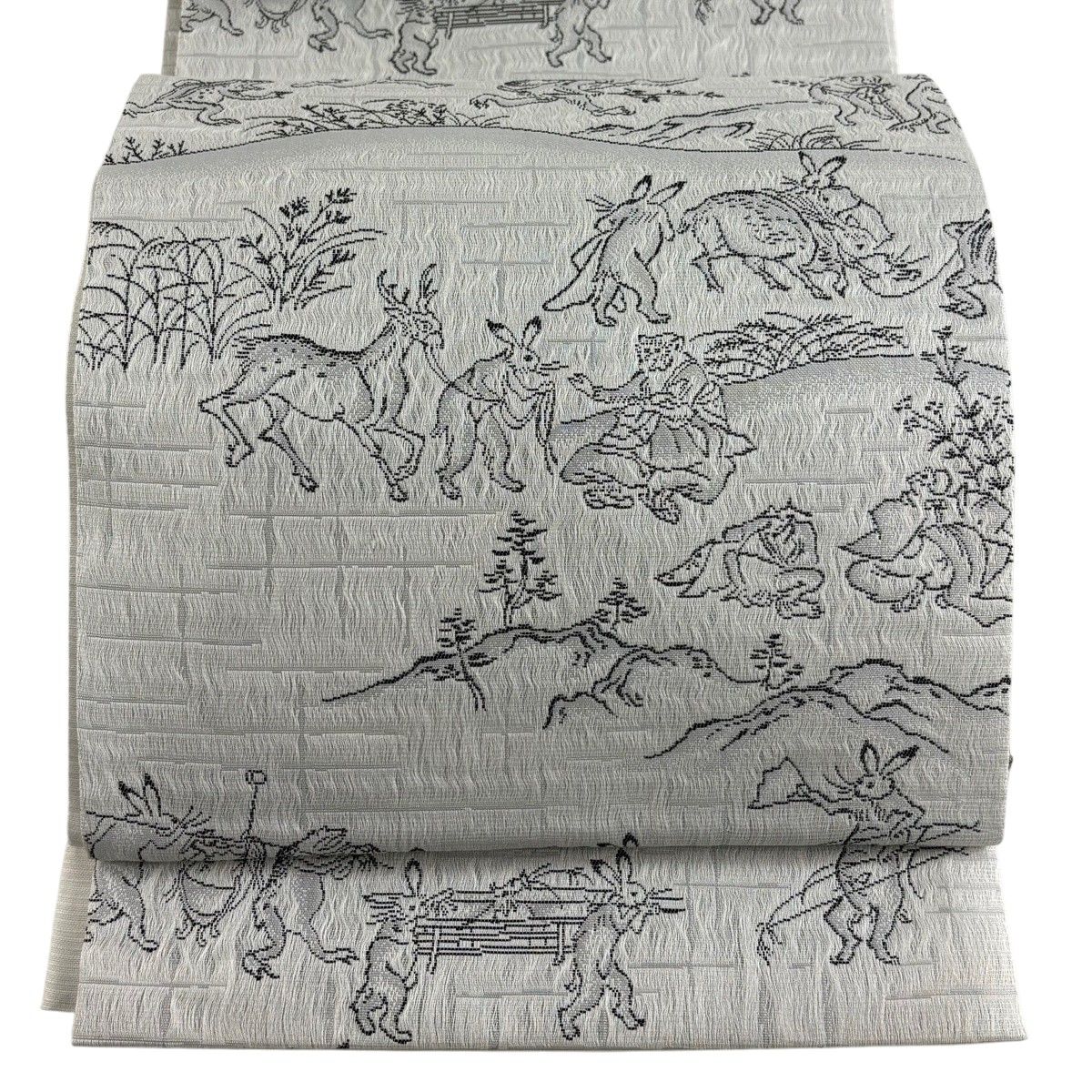 袋帯 逸品 鳥獣戯画 幾何学模様 灰白 全通 正絹 【中古】 25,418円