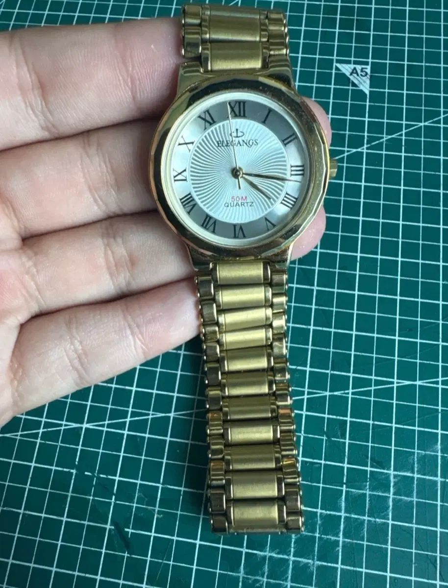 エル™ エレガンス ゴールド クォーツ 時計
