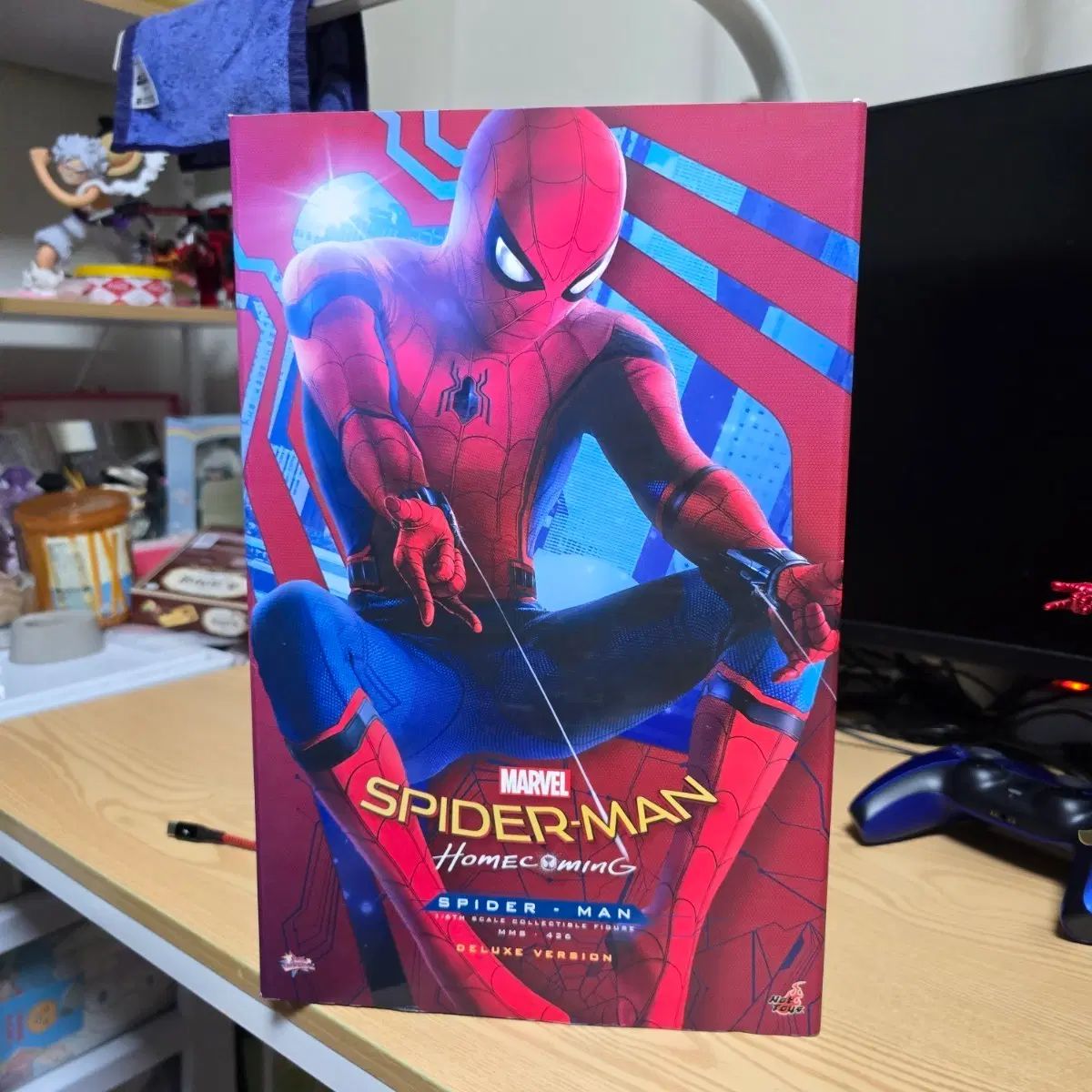 ホットトイズ ホームカミング デラックス スパイダーマン フィギュア