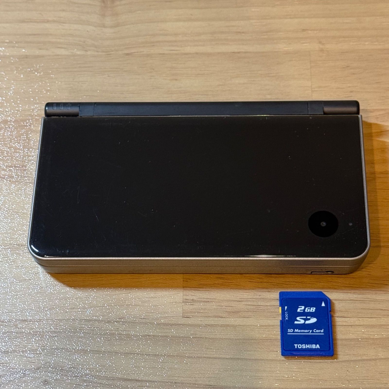 8-111 Nintendo DSi LL dark brown