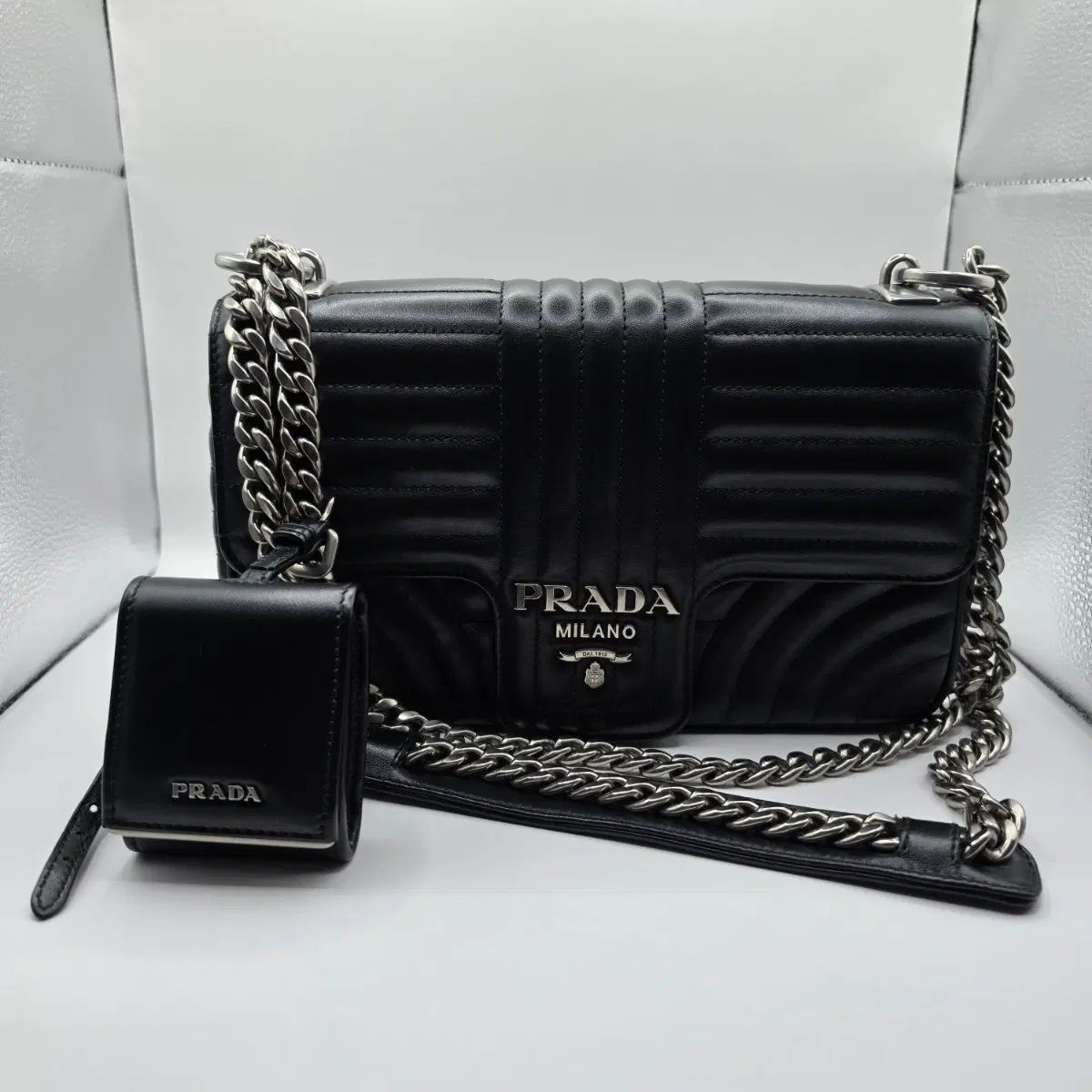 PRADA プラダ 1BD107 ブラック ソフト カーフスキン シルバー金具 ダイアグラム スモール チェーン ショルダーバッグ