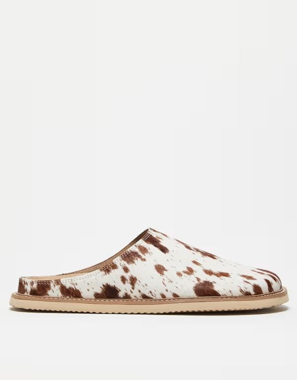 エイソス メンズ シューズ サンダル ASOS DESIGN mule clog sandals in faux giraffe hair Neutral