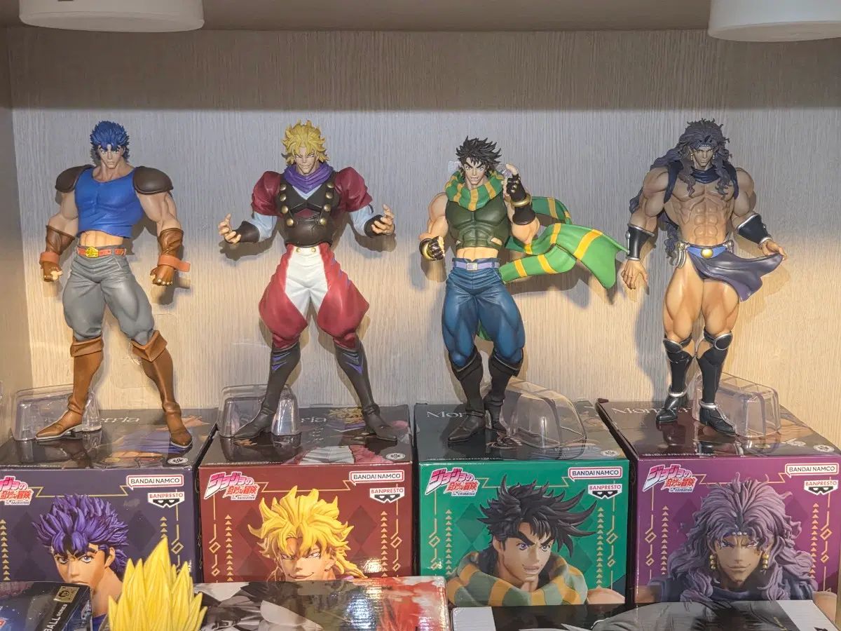 ジョジョの奇妙な冒険 モメトリア フィギュア 4種 まとめ 9,882円