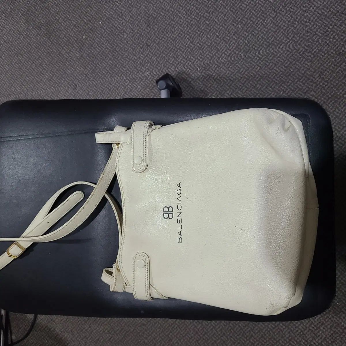 バレンシアガ トートバッグ 白