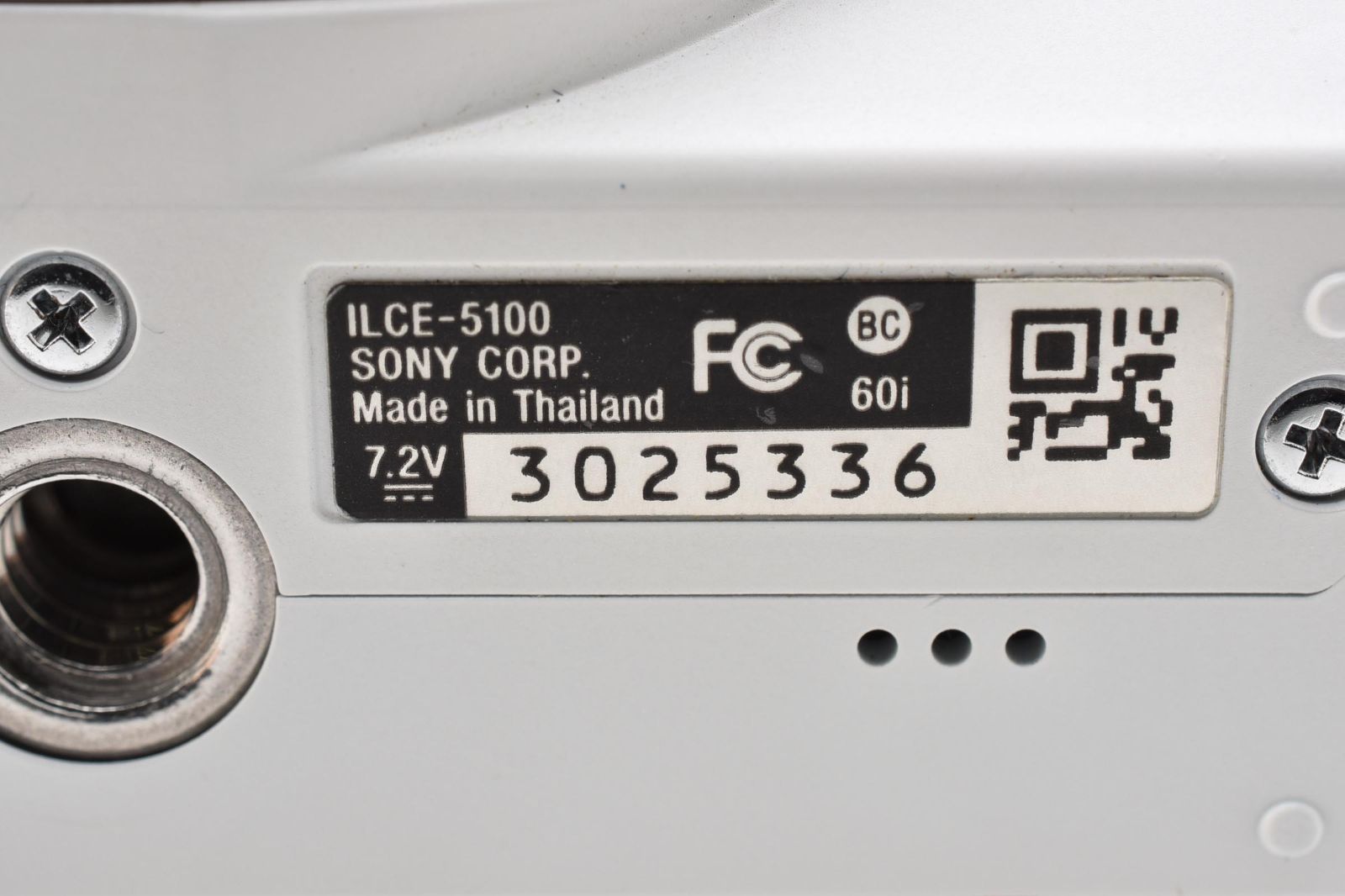 外観美品・完動品】SONY α5100 ホワイト パワーズームレンズキット