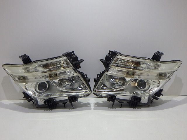 エルグランド　ヘッドライト　左右　HID　キセノン　E52　TE52　TNE52　前期　100-23008　AFS無　X2　コーティング　綺麗　260822060 18,352円
