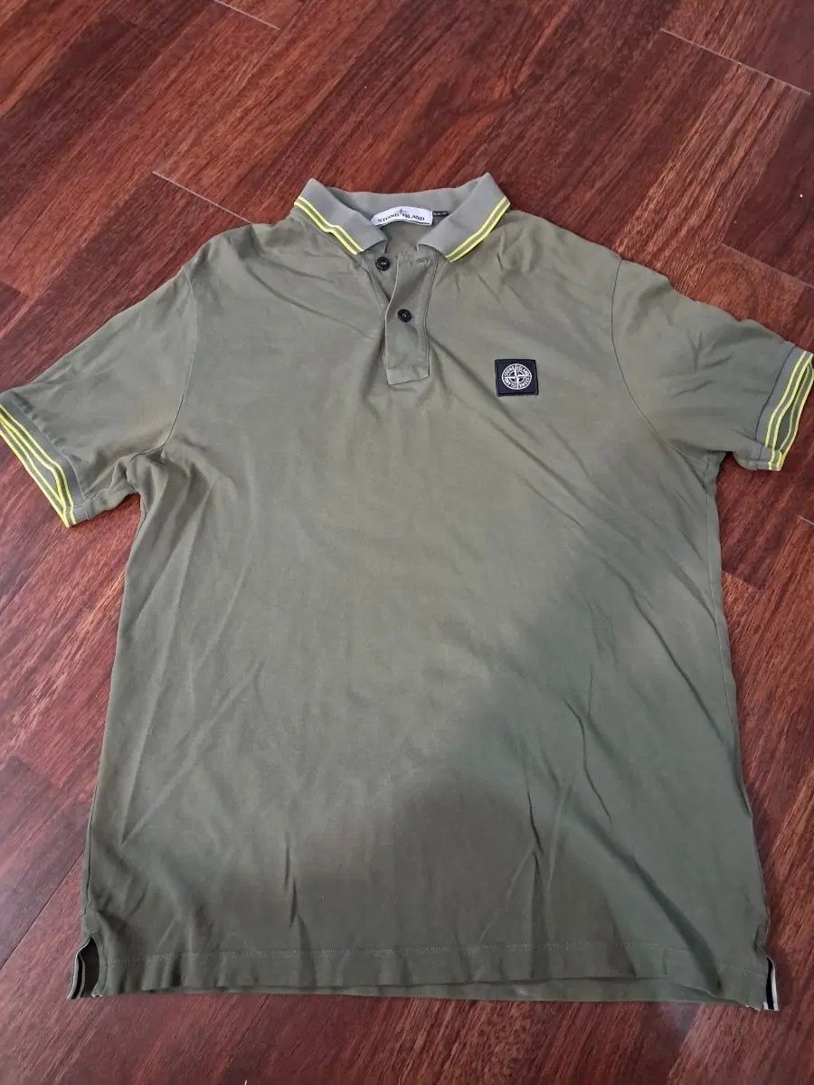 STONE ISLAND ストーンアイランド カーキ 半袖 カラーTシャツ