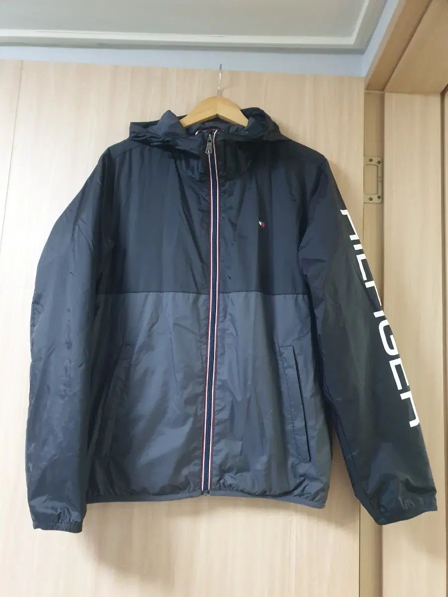 トミーヒルフィガー ウィンドブレーカー ジャケット