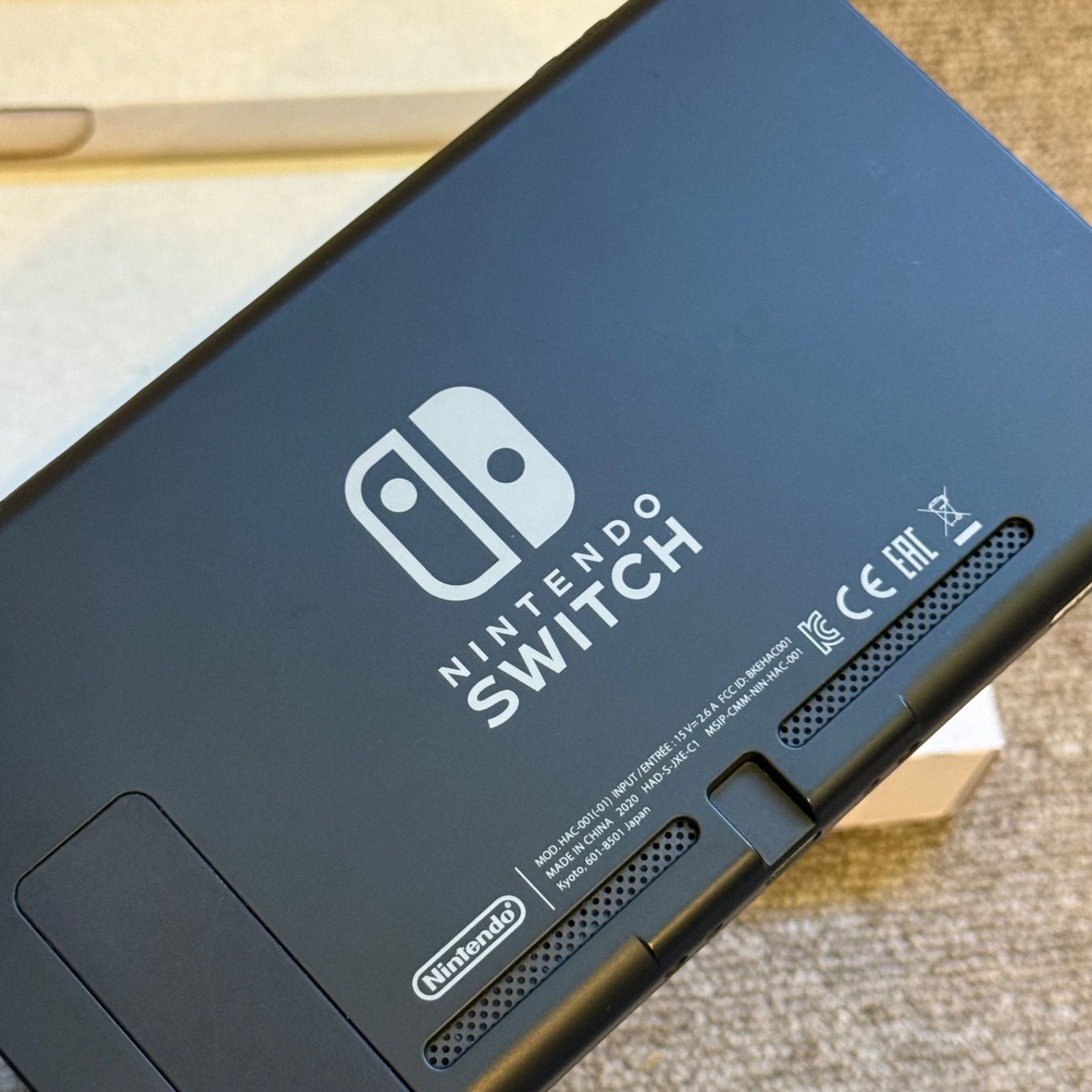 8-122【中古美品・ジャンク】Switch 本体 バッテリー強化版 グレー 欠