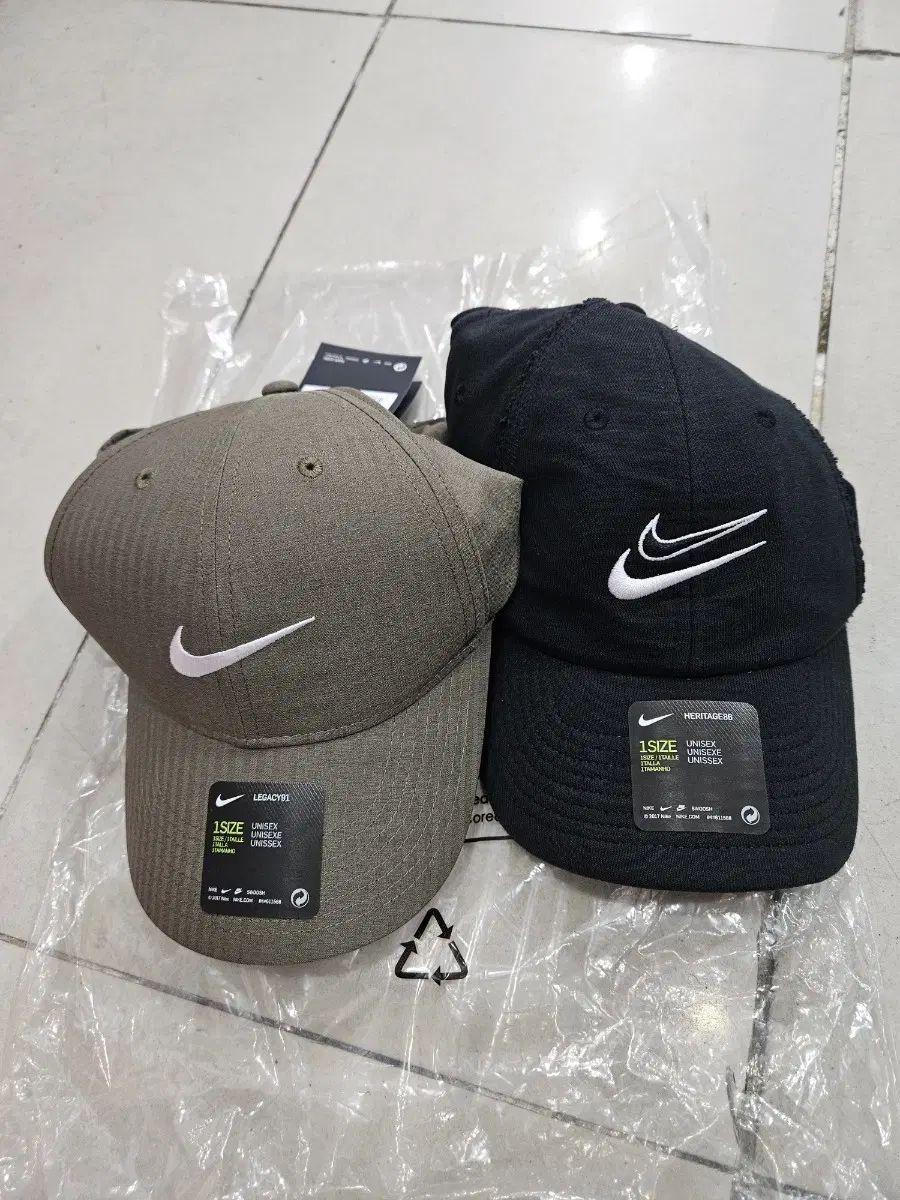 ナイキ ハット 2枚 (新品)