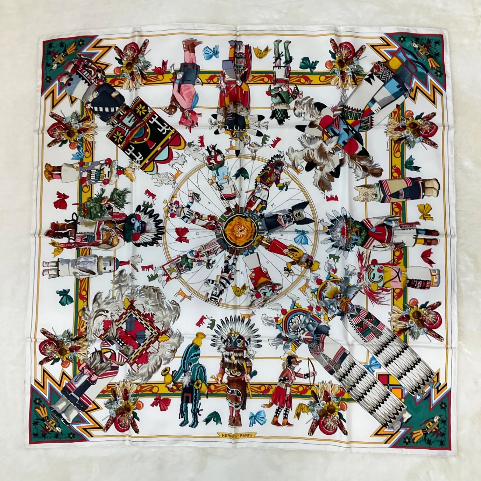 【箱なし】HERMES エルメス カレ90 KACHINAS カチナ ホピ族 スカーフ シルク