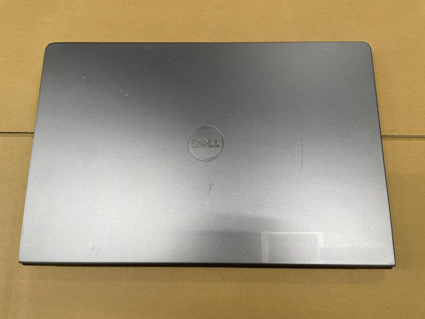 【中古品】DELL Vostro 15 5568 | Core i5 / 8GB / SSD 256GB / Windows11 / 15.6型 / テンキー付