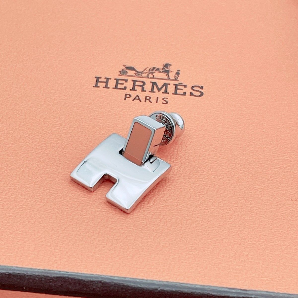 ◇エルメス◇清掃消毒済 HERMES アイリーン ピアス シルバー オレンジ モチーフ 片耳用 イヤーアクセサリー 3.08g ブランド 16,920円