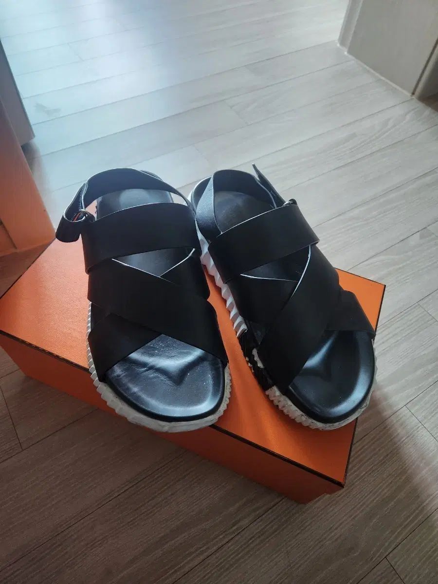 エルメス エレクトリック サンダル