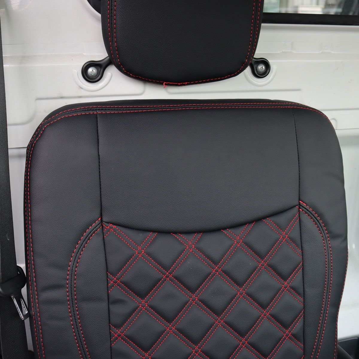 ハイゼット トラック シートカバー レッドステッチ 運転席側 助手席側 左右セット ステッチ カスタム おしゃれ 農作業 汚れ防止 滑り防止 滑り止め ダイハツ ハイゼットトラック S500P S510P