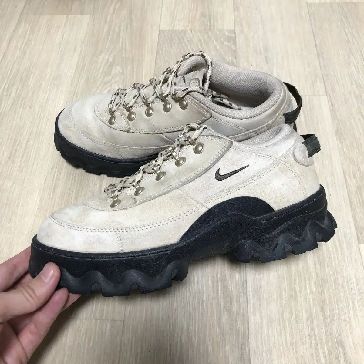 (240) NIKE ナイキ スウェード ラハール ロー ラタン トレッキング マウンテン ブーツ 8,391円