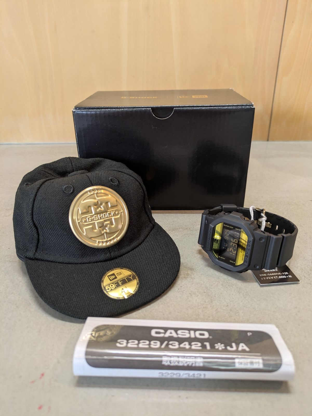 카시오 지쇼크 DW-5600 뉴에라 뉴 에라 35주년 한정 모델 미사용