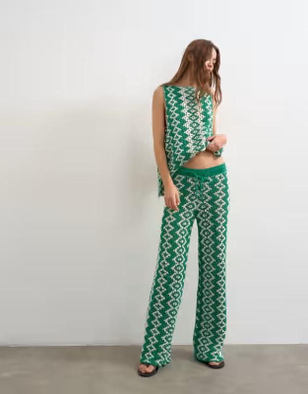 トップショップ レディース ボトムス カジュアルパンツ ニット Topshop knit patterned crochet look pants and white part of a set GR