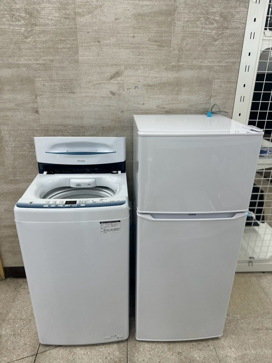 リユースのサカイ高崎店（関東地域限定販売送料無料）Haier 冷蔵庫/130L＆洗濯機/5.5Kg 家電2点セット 2024年製