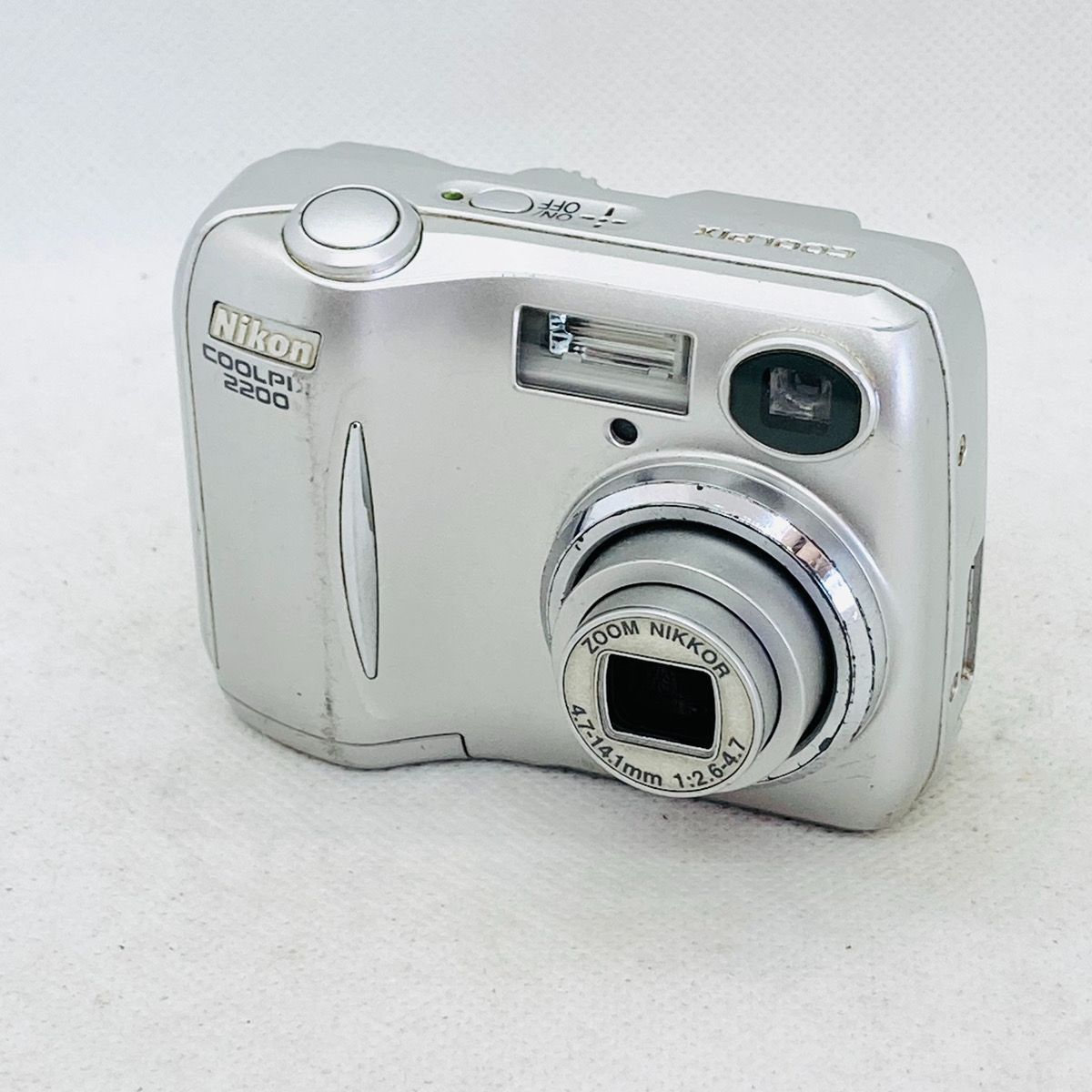 Nikon COOLPIX2200 digital camera